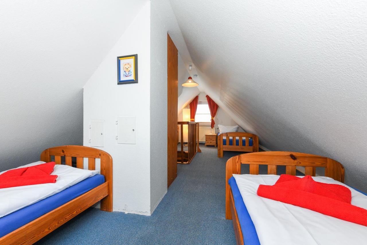 Ferienwohnung Juist Inselhaus Am Deich ノイハルリンガージール エクステリア 写真